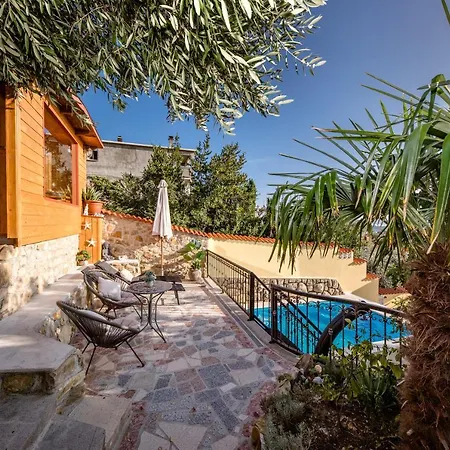 Exquisite With Heated Pool, Sauna, Breathtaking Landscape & Panoramic Views In Banjol Vilă