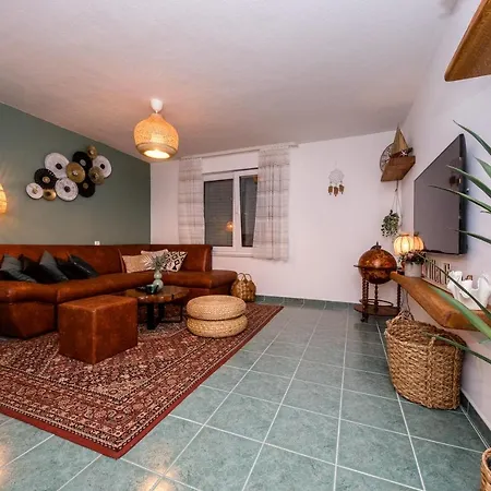 Exquisite With Heated Pool, Sauna, Breathtaking Landscape & Panoramic Views In Banjol *