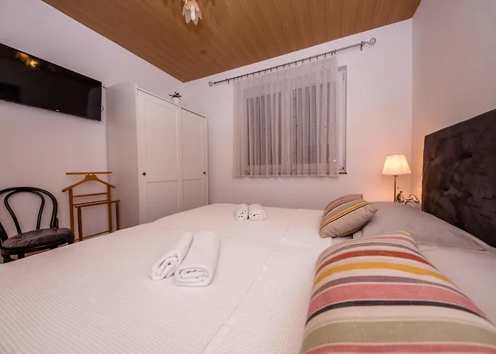 Exquisite With Heated Pool, Sauna, Breathtaking Landscape & Panoramic Views In Banjol Willa *